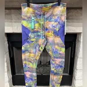 Lululemon Cargo Hiking Tight 25” - NWT - Size 14